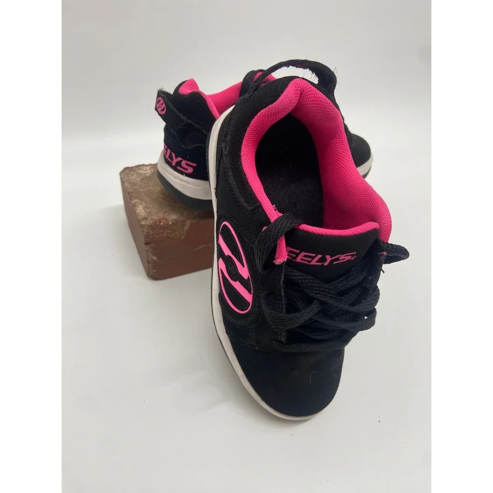 Heelys Kid's Black/ Hot Pink ‎ Low Top Roller Skate Sneakers with Wheels Size Y1